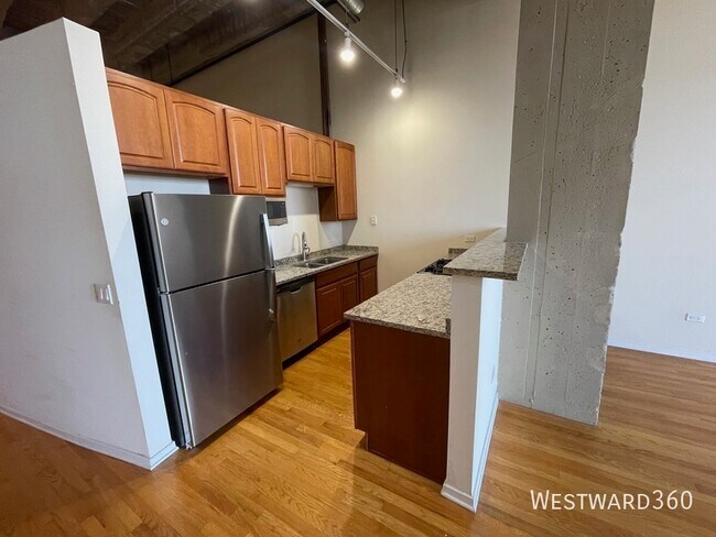 Foto del edificio - 1645 W Ogden Ave