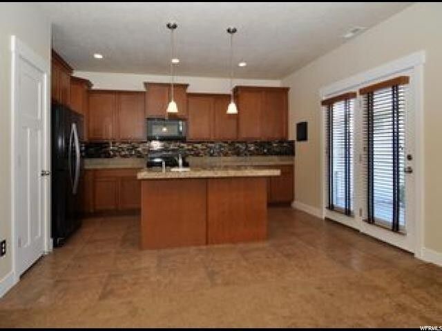 Foto del edificio - Riverton Townhome