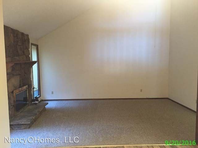 Building Photo - 609 SE 141st Ave