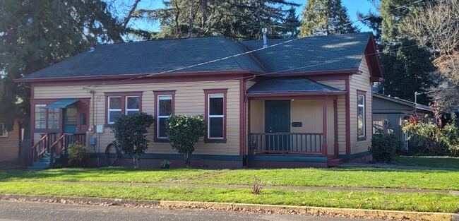 Building Photo - 314 E Sherman St