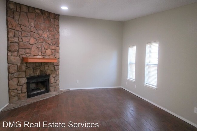 3 br, 1.5 bath House - 2308 Twisted Oak photo'