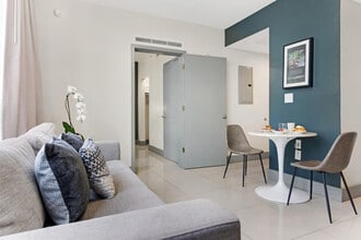 Building Photo - 1700 SW 2nd Ave