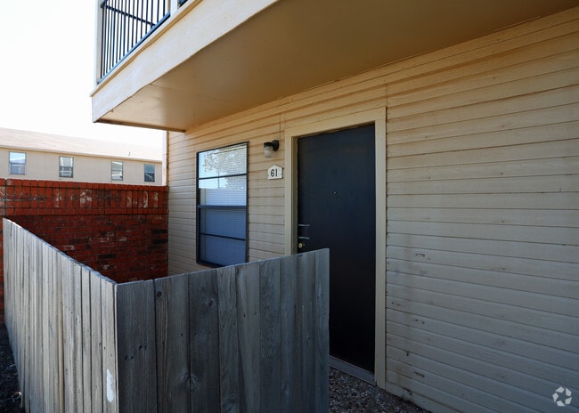 1BD,1BA - 621 SF - The Park