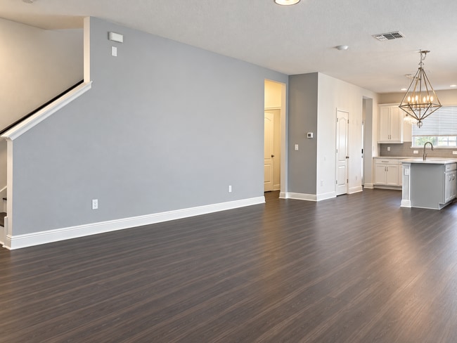 Building Photo - 6603 Calamondin Dr