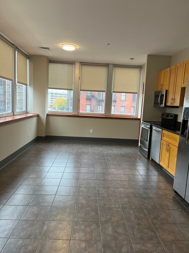 Foto del edificio - 44 Exchange Blvd