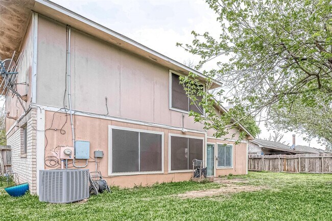 Building Photo - 7415 Colima Dr