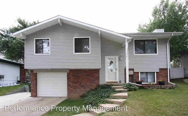 Primary Photo - 4 br, 2 bath House - 4941 W. Saint Paul Ave.