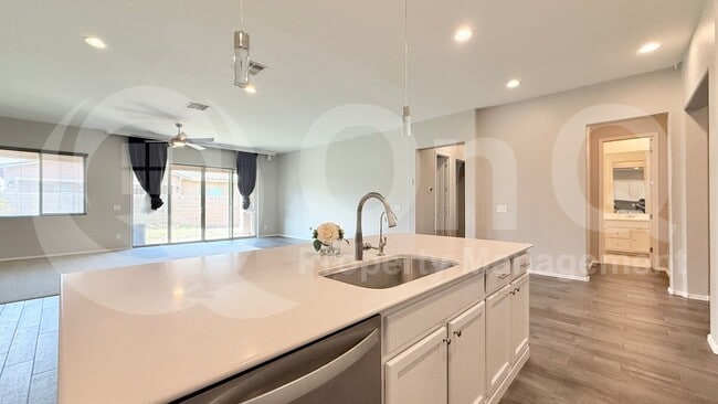 Building Photo - 22701 E Avenida Del Valle