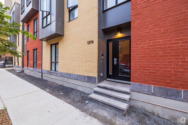 Building Photo - Zenith