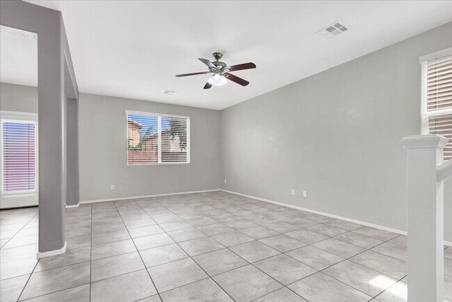 Foto del edificio - Immaculate 3 Bed / 2.5 Bath Home for Lease...