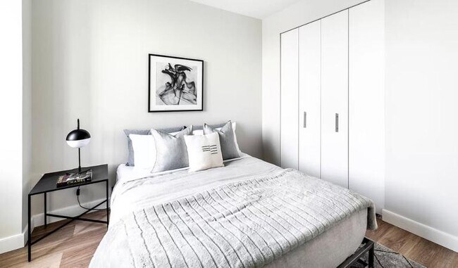 Building Photo - 4707