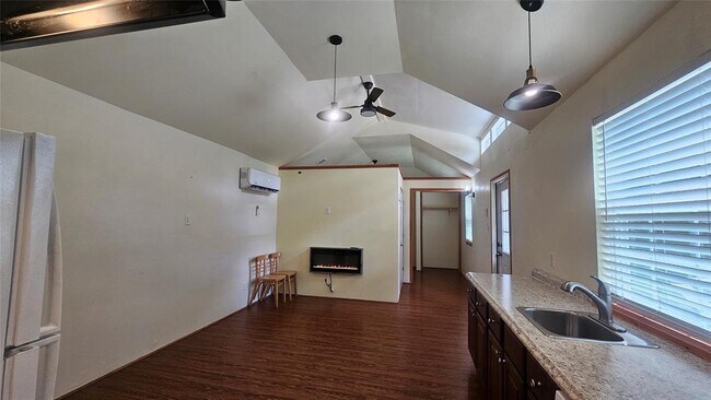 Foto del edificio - 23806 Brushy Woods St