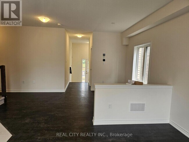 Building Photo - 288 Pottruff Rd