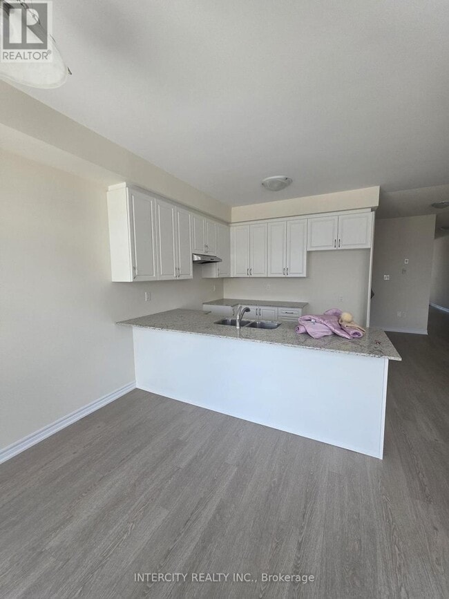 Building Photo - 103 Gear Ave