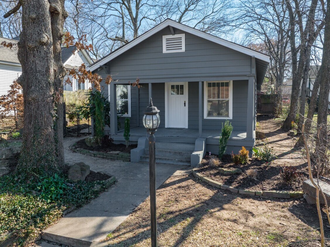 Foto principal - Freshly Updated 3 Bedroom Home