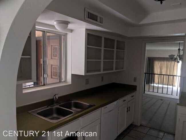 Building Photo - 2 br, 2 bath House - 526 N Dodge Blvd