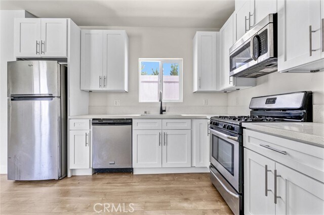 Foto principal - 6338 Wilbur Ave