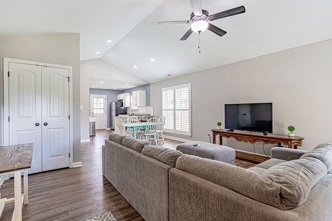 Building Photo - Ranch Home in Spartanburg!