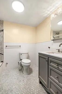 Foto del edificio - 211 Thompson St