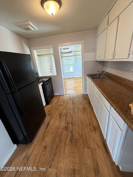 Foto del edificio - 837 St Clair St