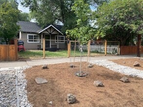 Building Photo - 527 NW Ogden Ave