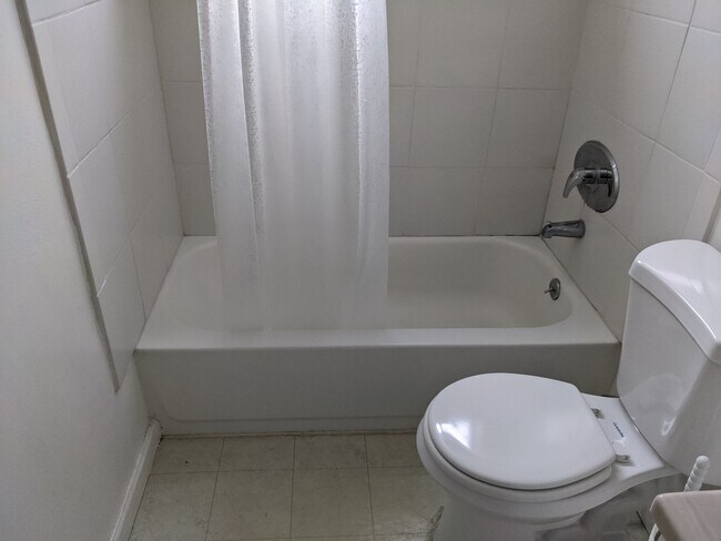 Foto del edificio - 8707 Beverlywood St