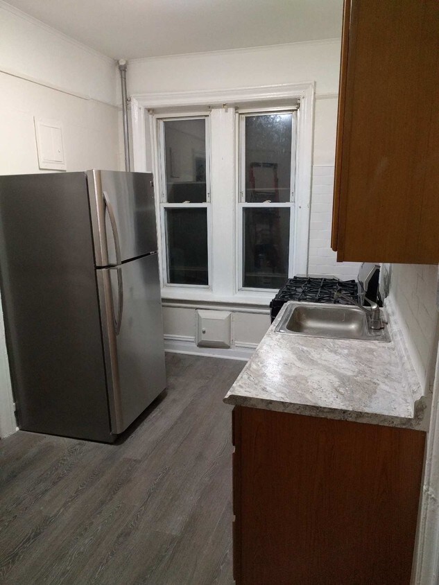 Primary Photo - 142 Rockaway Pkwy