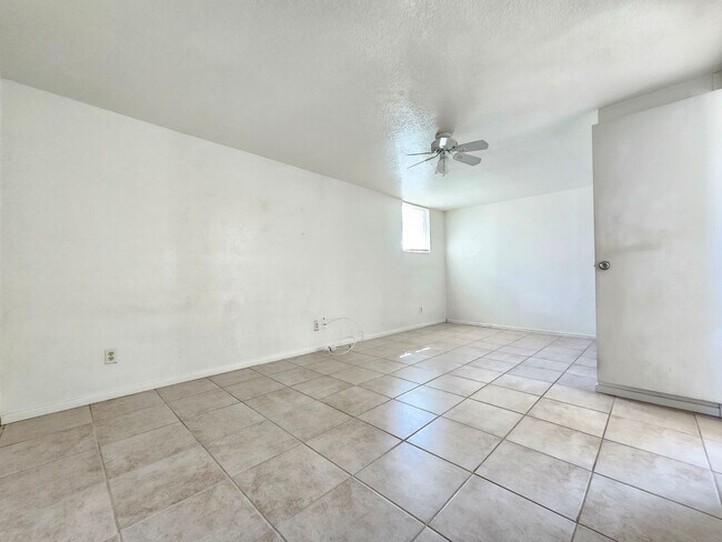 Foto del edificio - Comfortable Home For rent