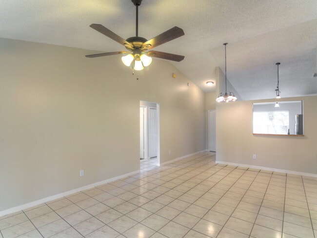 Building Photo - 1247 Holly Springs Cir