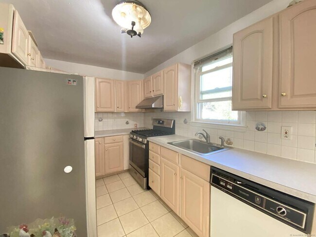 Foto del edificio - 19 Dartmouth Ln