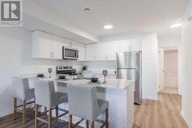 Building Photo - 35 Southworth St N