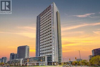 Building Photo - 2015 Sheppard Ave E