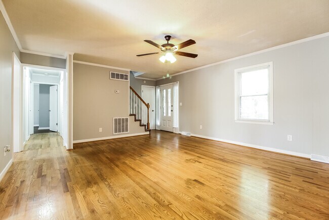 Foto del edificio - 402 Roosevelt Dr