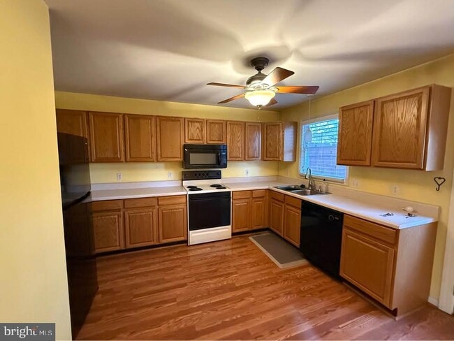 Building Photo - 328 Lincoln Ave