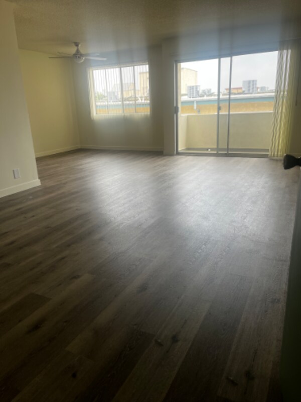 Foto del edificio - 5320 Newcastle Ave