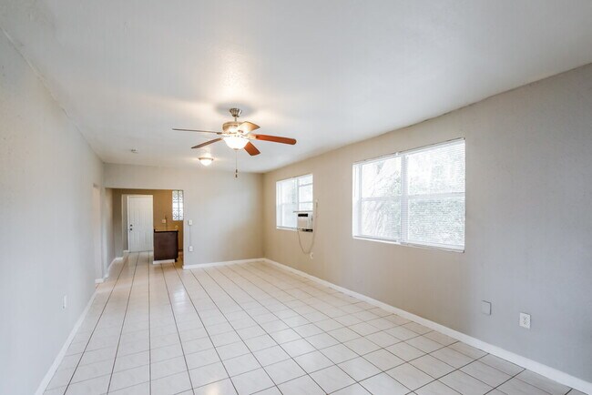 Foto del edificio - 2342 Raleigh St