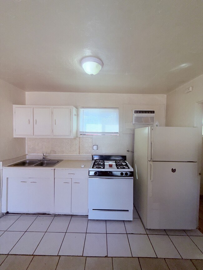 Interior Photo - PM354 - 1435 East Benson Highway