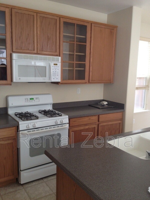Building Photo - 2417 White Dr