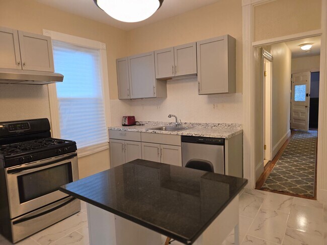 Building Photo - No Brokers Fee. Central Mission Hill Location, Eat-in Kitchen, Laundry on a Site