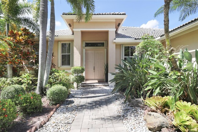 Building Photo - 1600 Blue Jay Cir