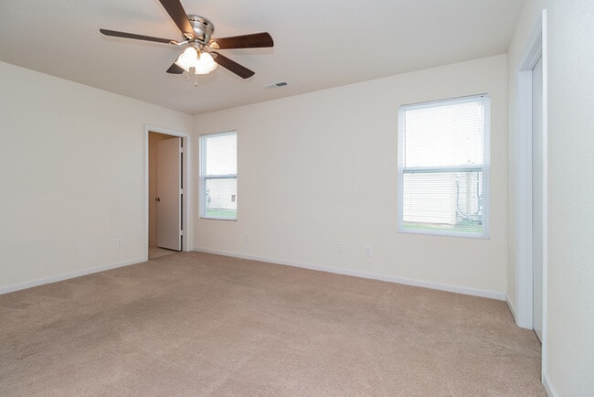 Building Photo - 138 Wethersfield Dr