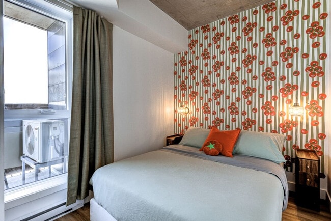 Building Photo - 777 Boulevard Charest E