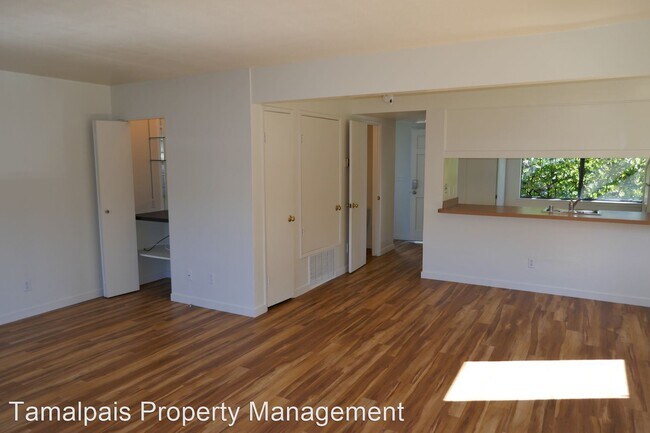 Building Photo - 3 br, 2.5 bath House - 73 Mitchell Drive