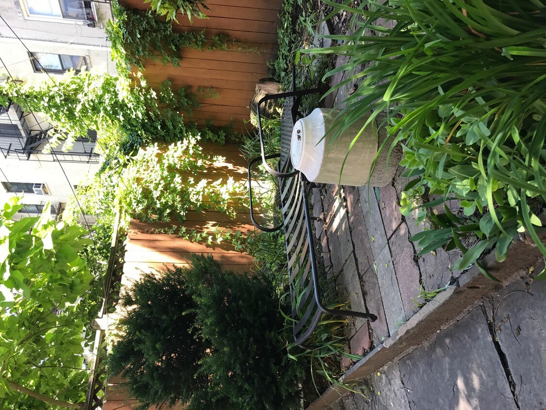 Primary Photo - 120 Kent St