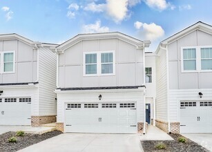 Building Photo - 138 Bromes Way