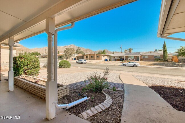 Foto del edificio - 6408 Regal Ln