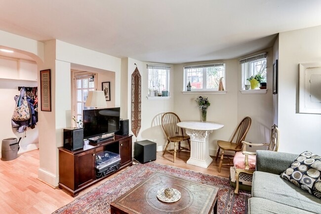 Photo - 1726 Willard St NW House