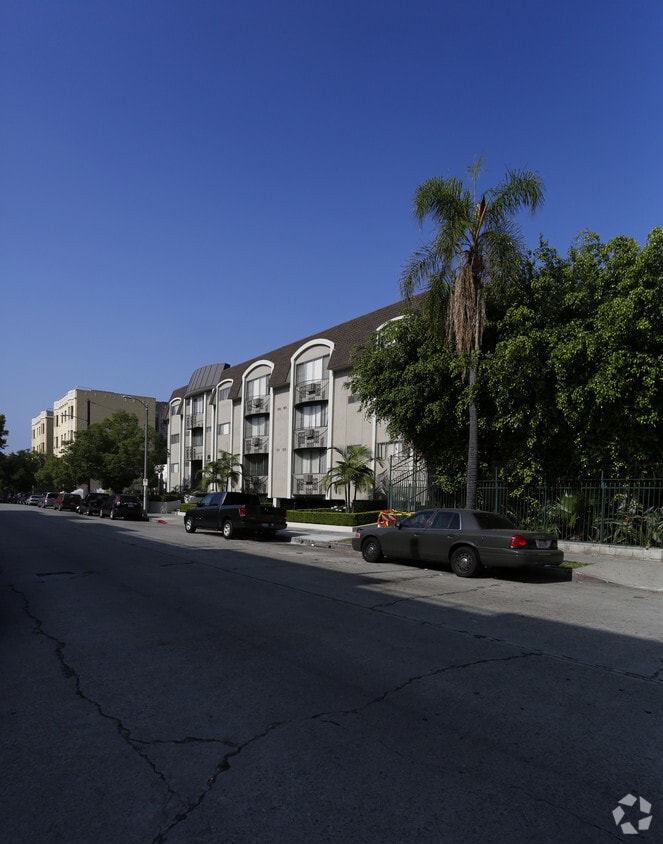 Building Photo - 827 Gramercy Apartments