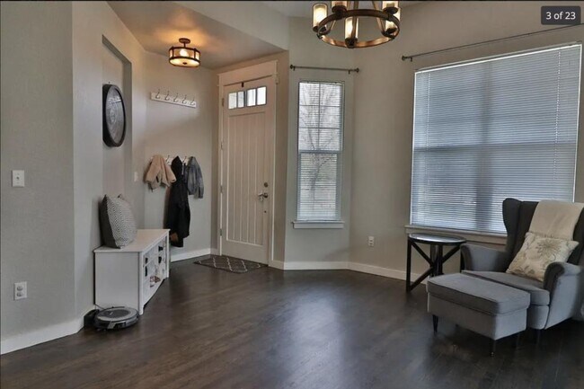 Building Photo - 2550 Winding River Dr
