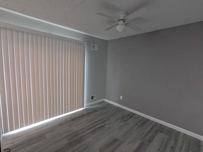 Dining Area - 22 Fomalhaut Ct